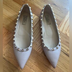 ROCKSTUD BALLET FLAT in very good condition